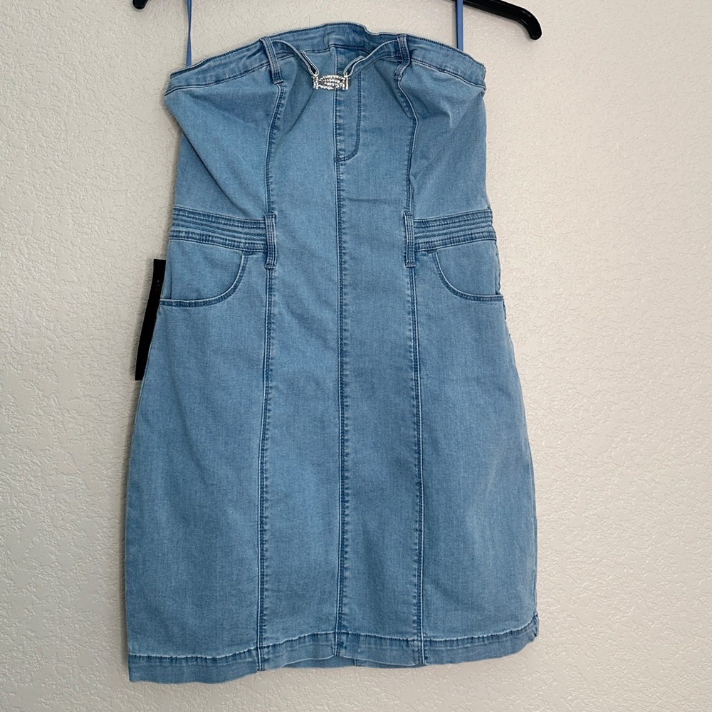 NWT- 🦋 Vintage Bebe stretch Denim tube dress with pockets sz-10